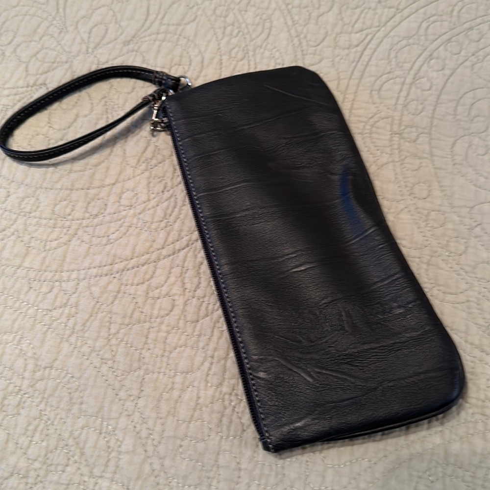 Women’s Clutch wristlet - Picture 2 of 3
